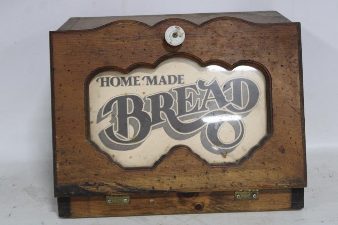 VINTAGE BREAD BOX