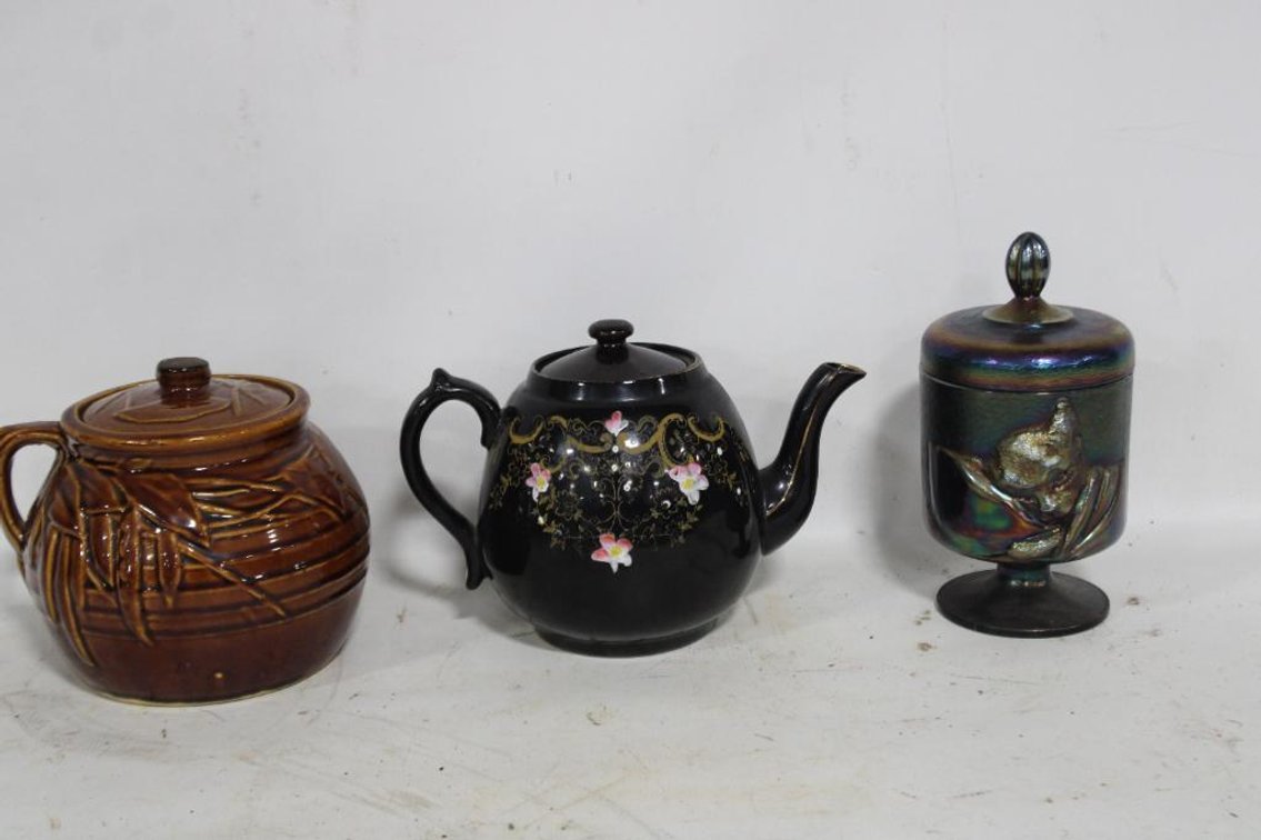 COLLECTIBLE GLASSWARE