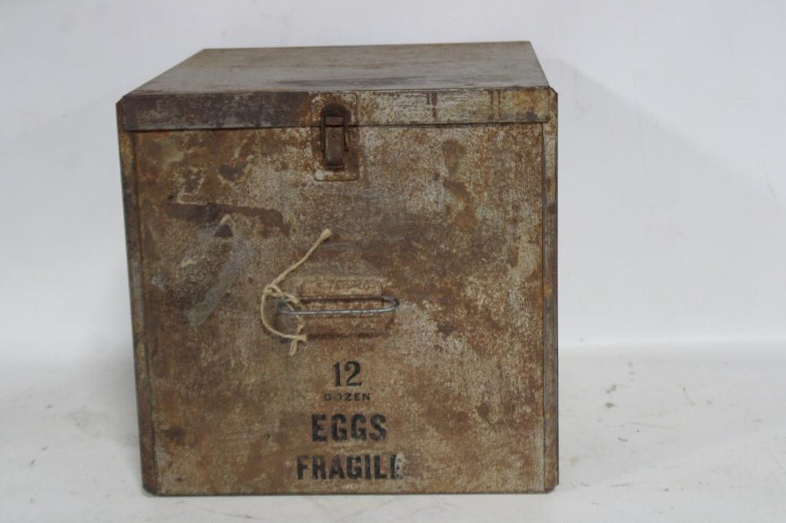 VINTAGE 12 DOZEN EGG CARRIER