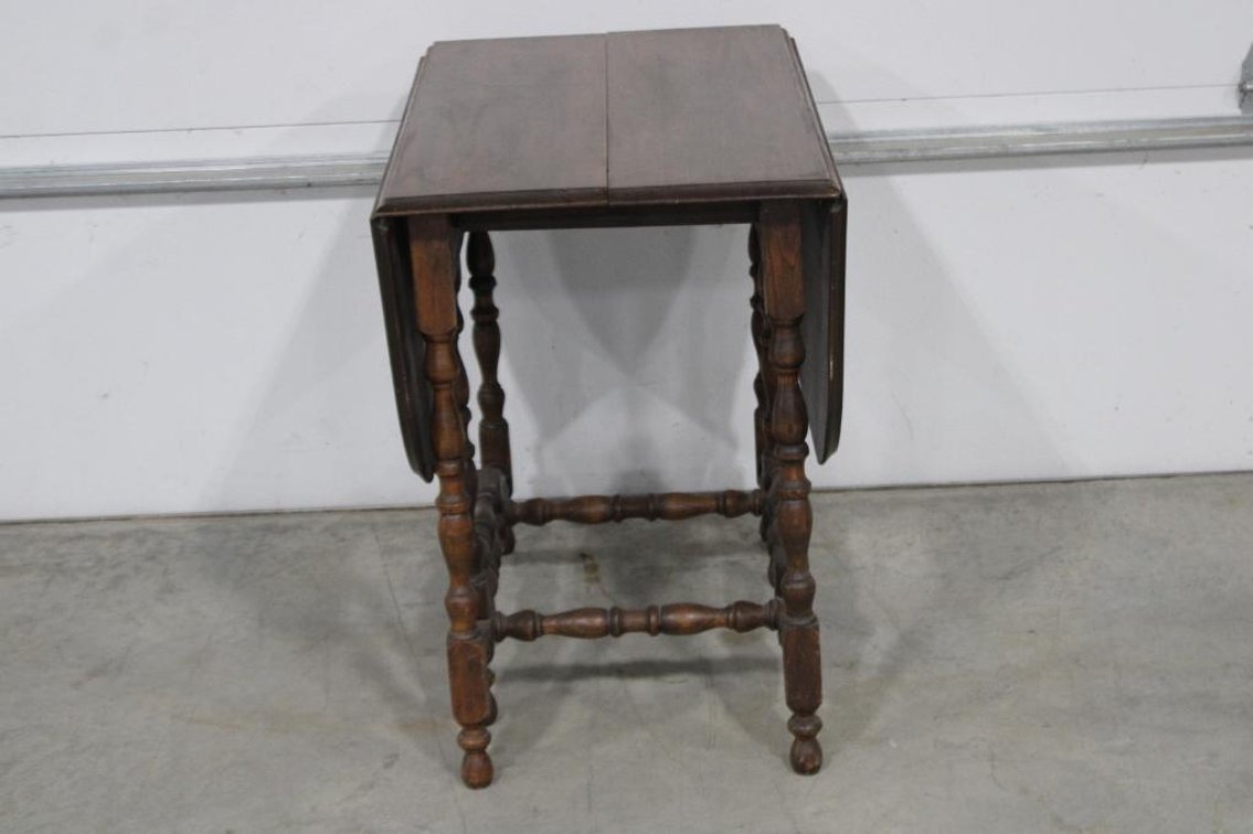 VINTAGE DROP LEAF TABLE