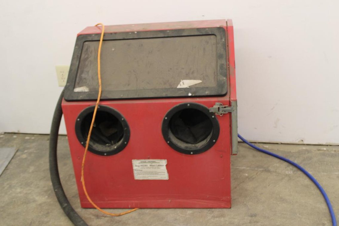 CP SAND BLASTING CABINET