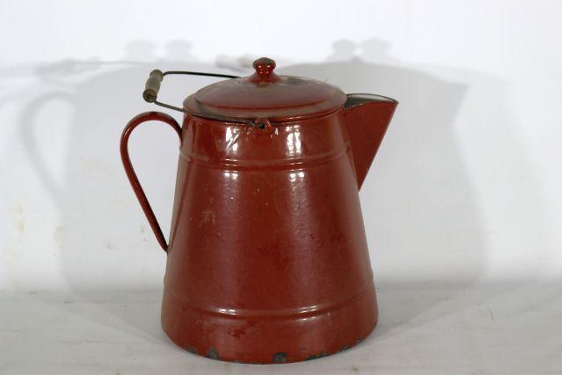 VINTAGE COFFEE POT