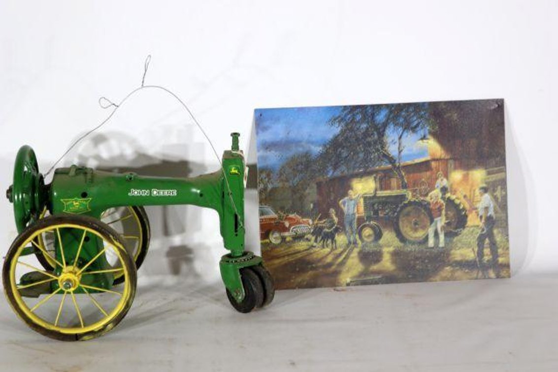 JOHN DEERE COLLECTORS ITEMS