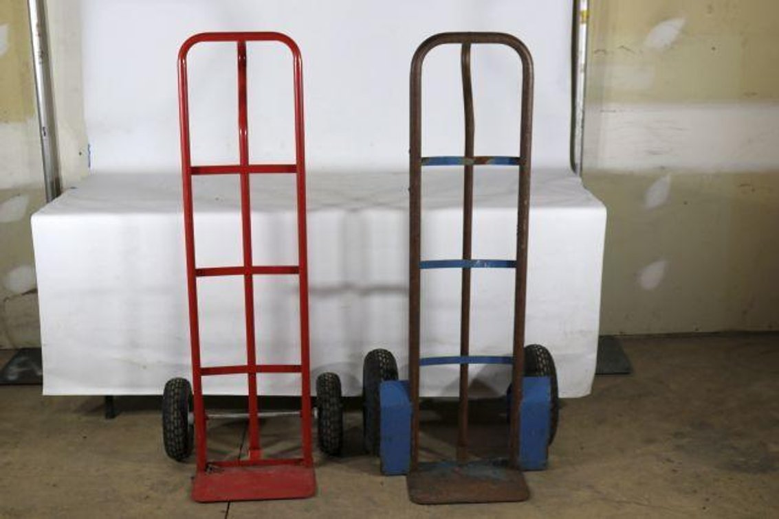 Moving dollies