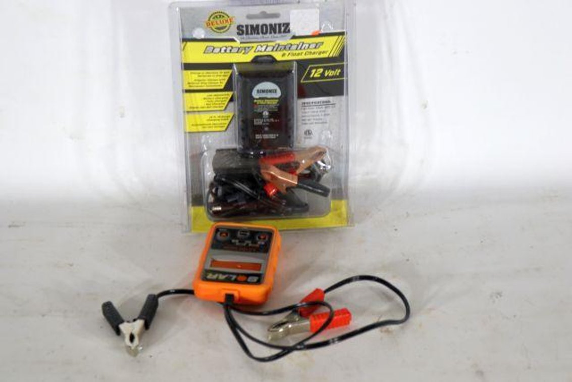 VOLTAGE READER AND BATTERY TENDER CHARGER