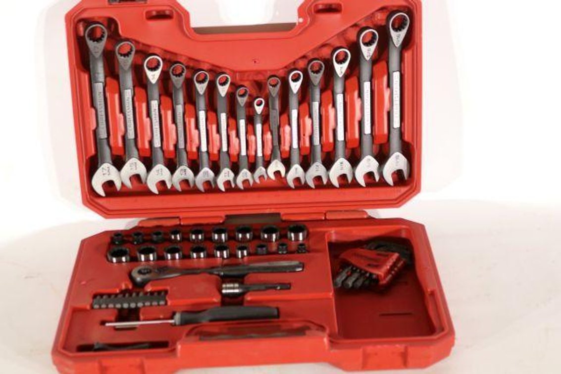 CRAFTSMAN TOOL SET