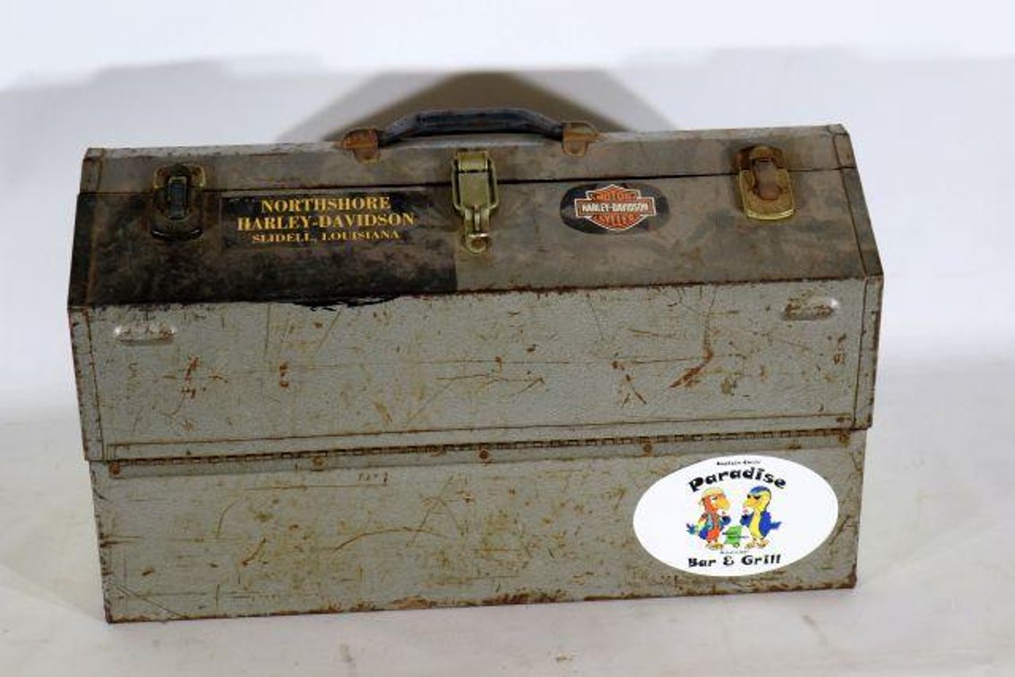 TOOL BOX W/ ASSORTED TOOLS 