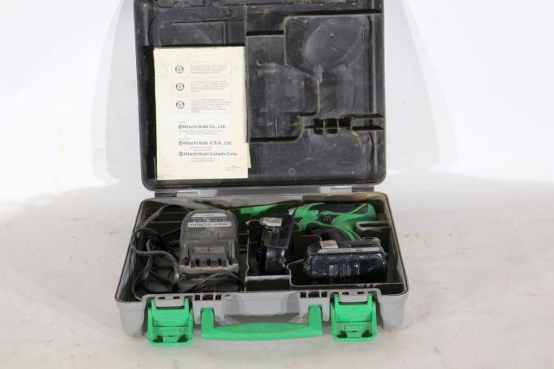 HITACHI CORDLESS DRILL