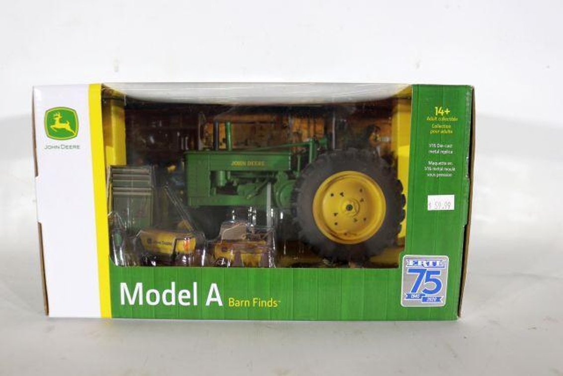 JOHN DEERE MODEL A BARN FINDS ERTL TOY