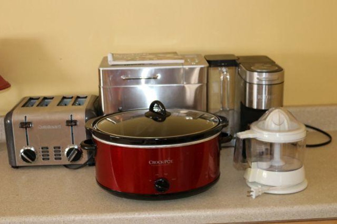 SMALL KITCHEN APPLIANCES 