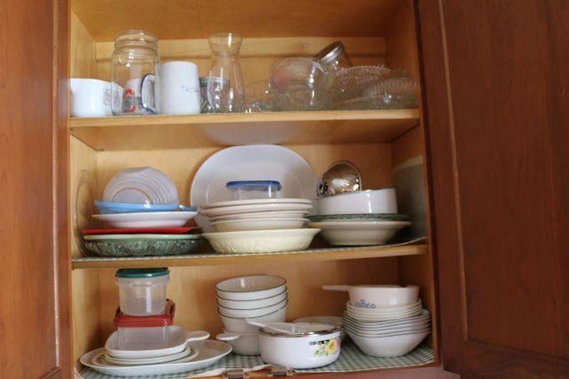 KITCHEN CABINET CONTENTS 