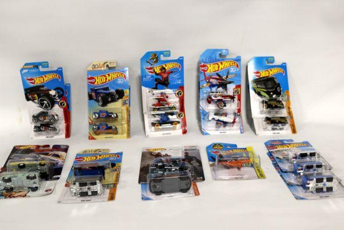 HOT WHEELS CARS
