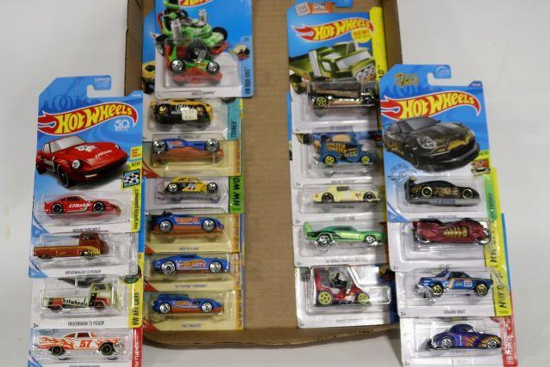 HOT WHEELS CARS