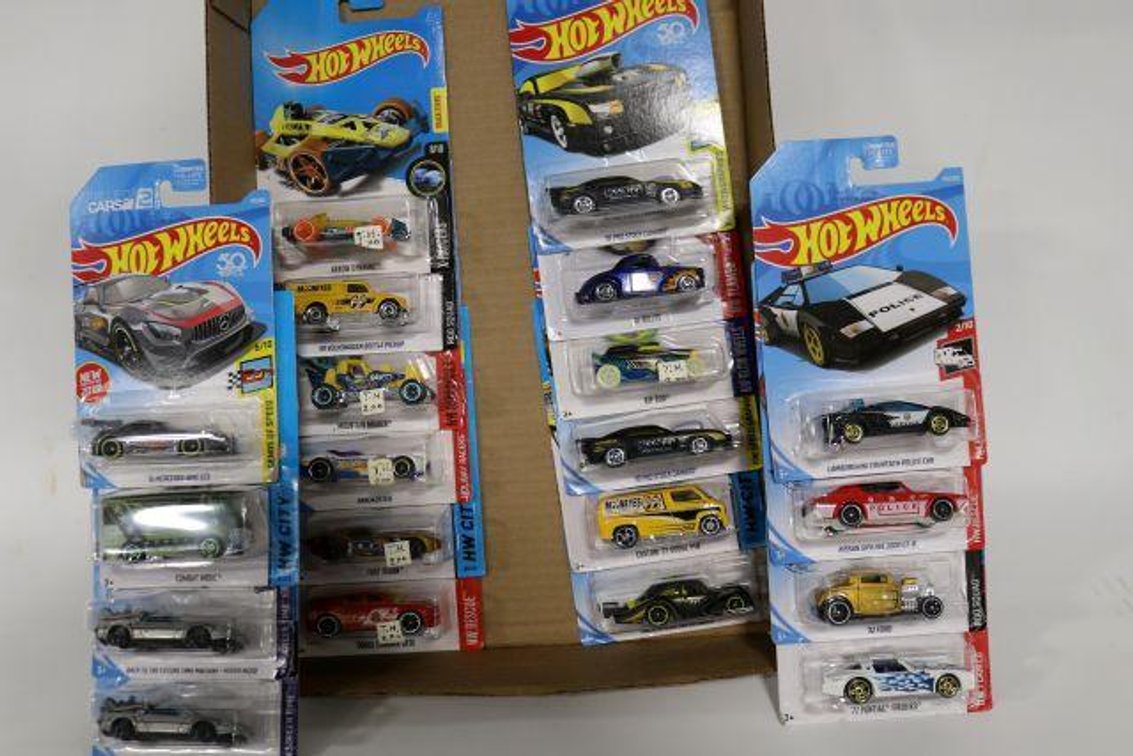 HOT WHEELS CARS