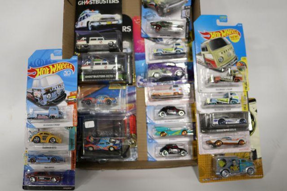 HOT WHEELS CARS