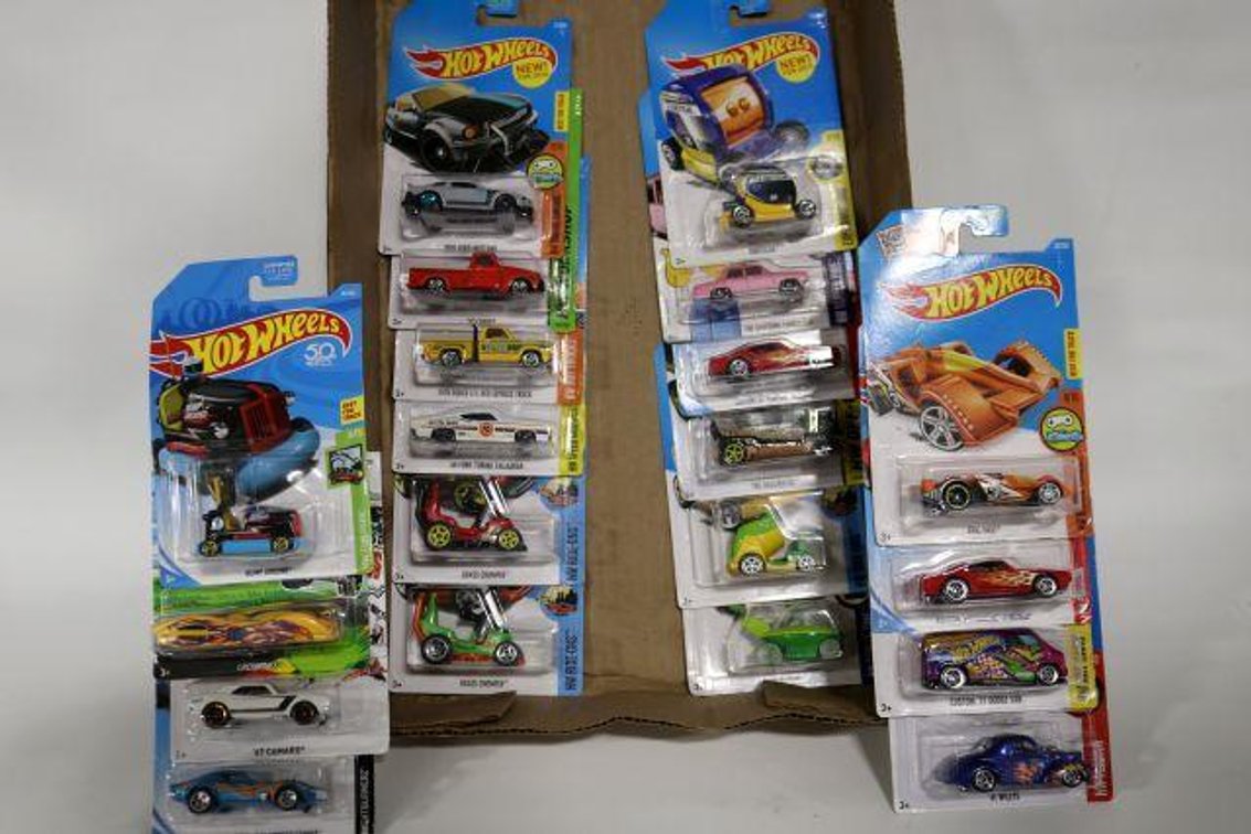 HOT WHEELS CARS