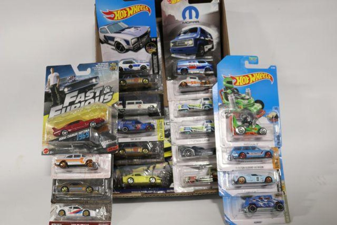 HOT WHEELS CARS 