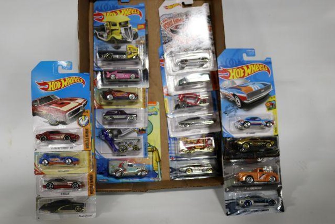HOT WHEELS CARS 