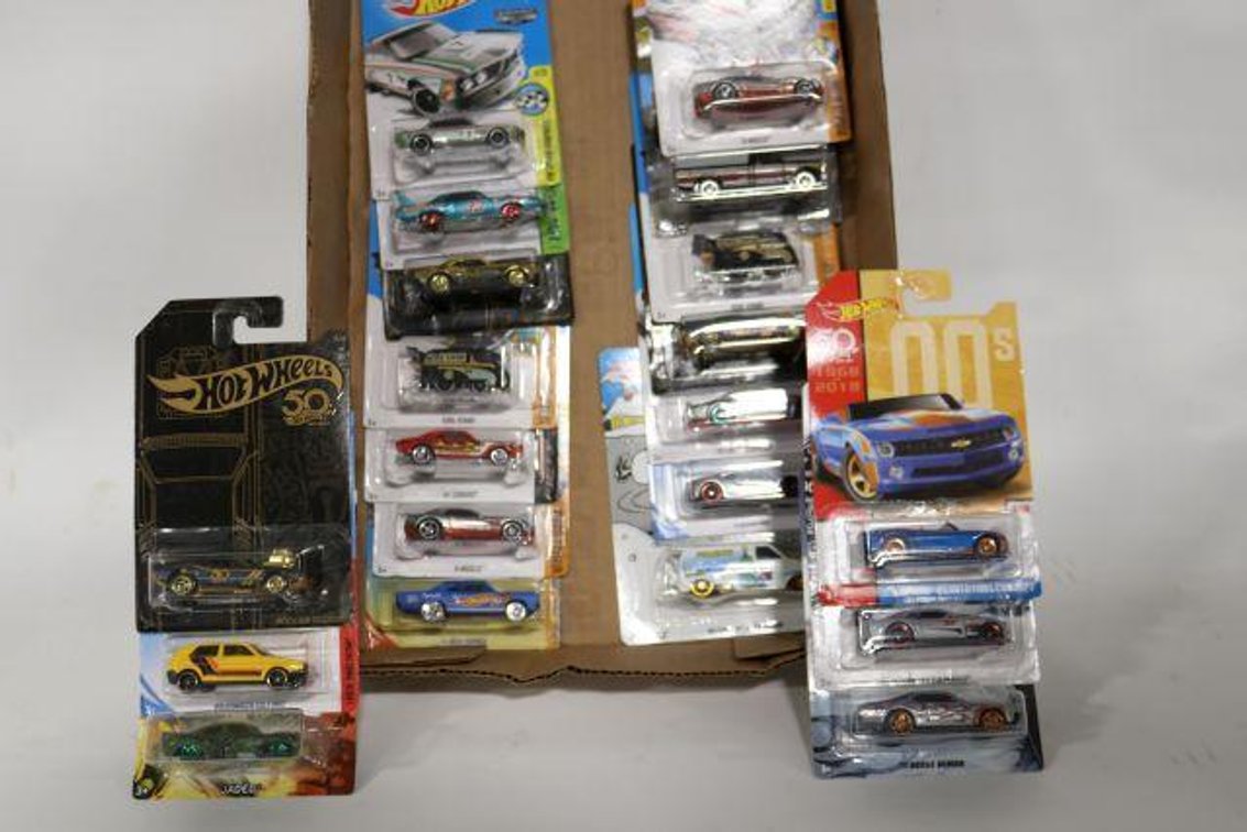 HOT WHEELS CARS