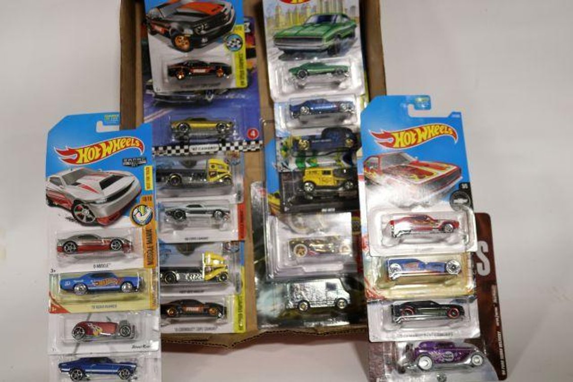 HOT WHEELS CARS
