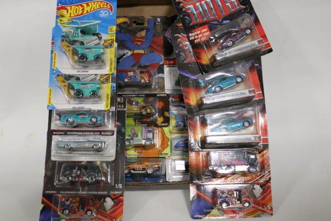 HOT WHEELS CARS