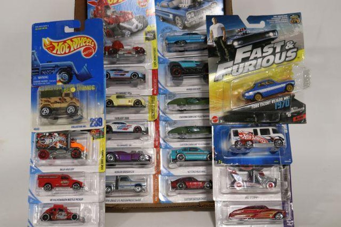HOT WHEELS CARS