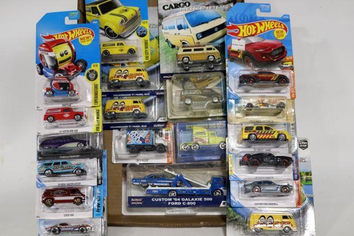 HOT WHEELS CARS