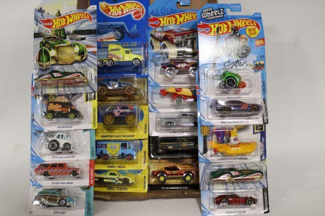 HOT WHEELS CARS