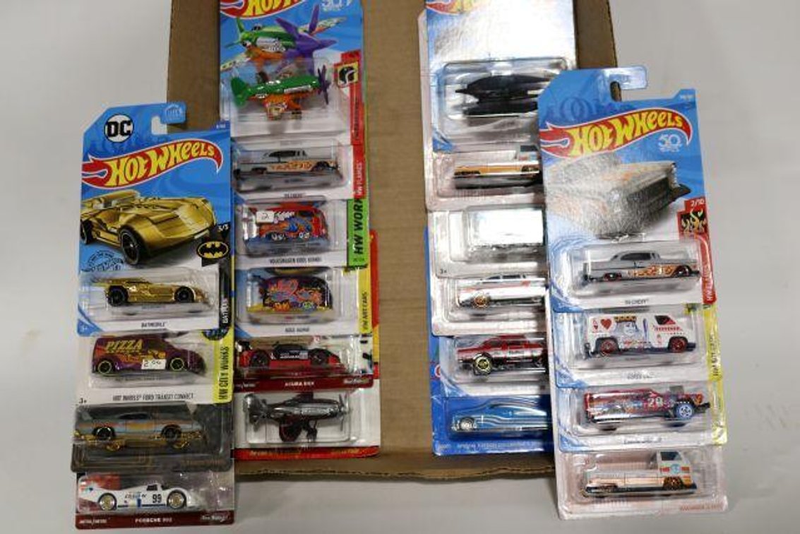HOT WHEELS CARS