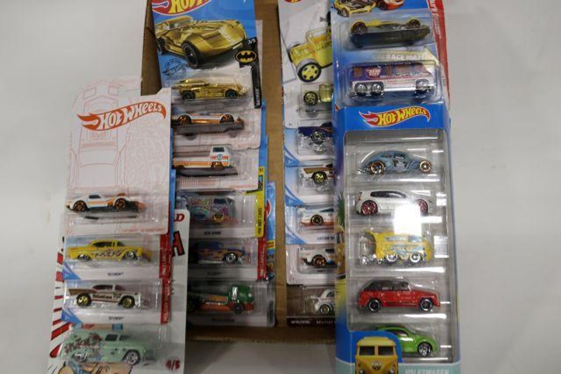 HOT WHEELS CARS