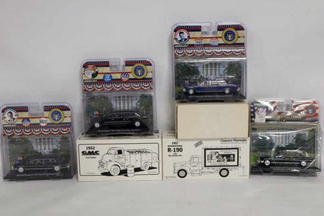 PRESIDENTIAL LIMOS & TRANSPORT VEHICLES
