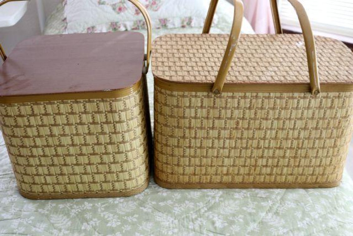 PICNIC BASKETS