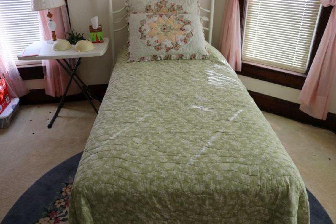BEDROOM FURNITURE AND CONTENTS