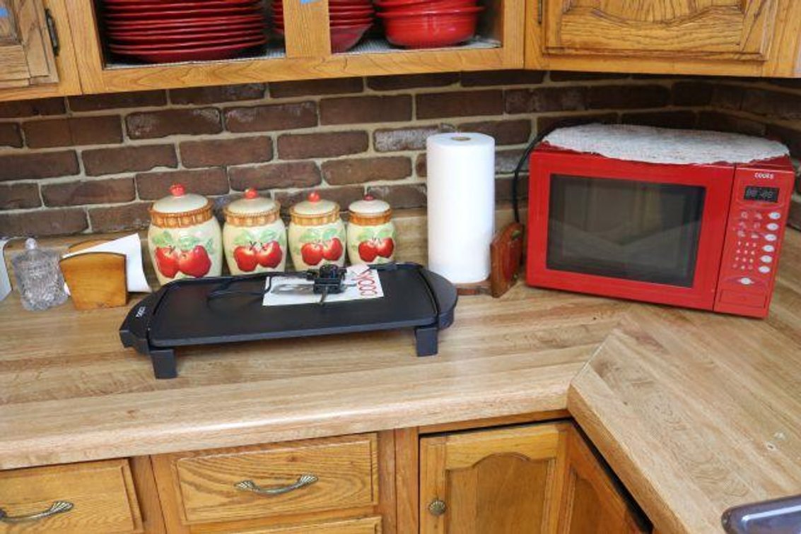 COUNTER TOP CONTENTS, GRIDDLE, MICROWAVE CANNISTERS