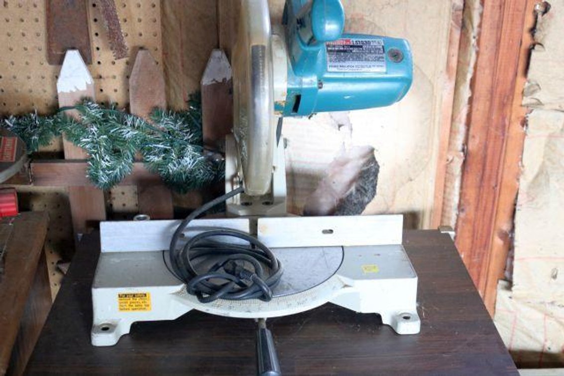 MAKITA MITER SAW