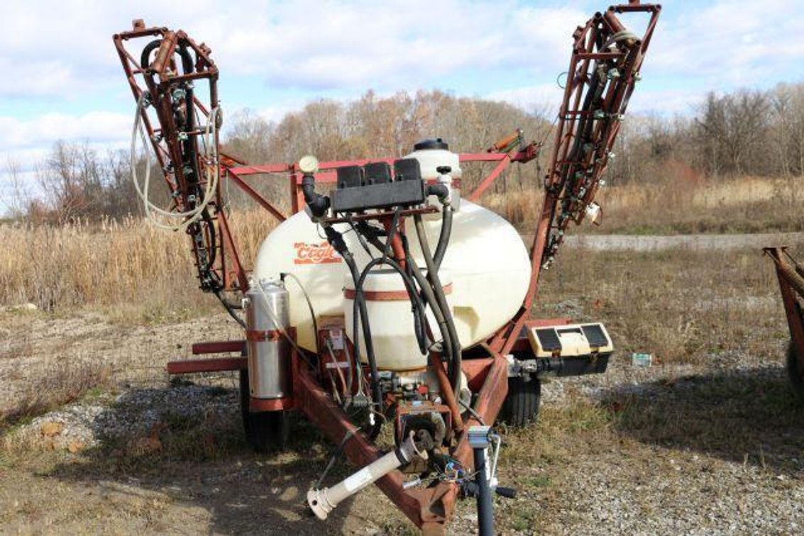 CAGLE 32' BOOM SPRAYER