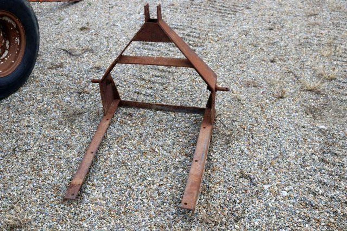 CARRY ALL AND TRUCK HITCH