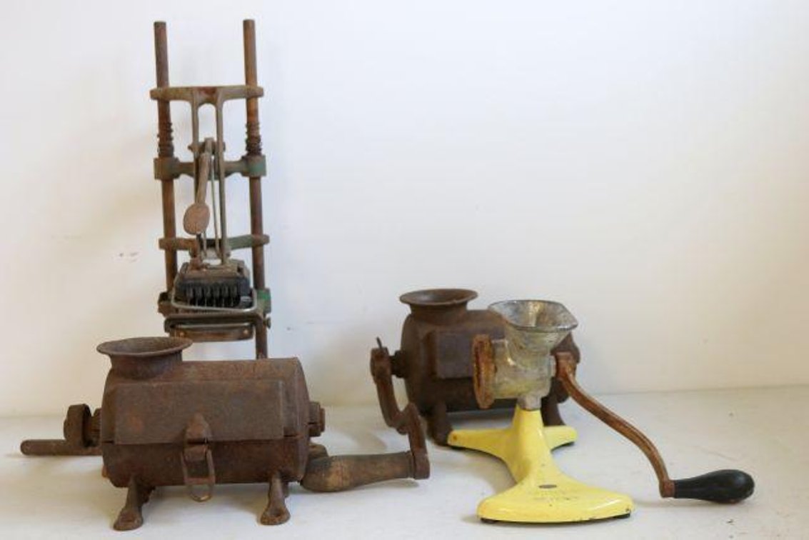 ANTIQUE MANUAL KITCHEN APPLIANCES