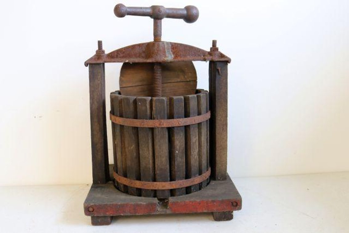 ANTIQUE PRESS
