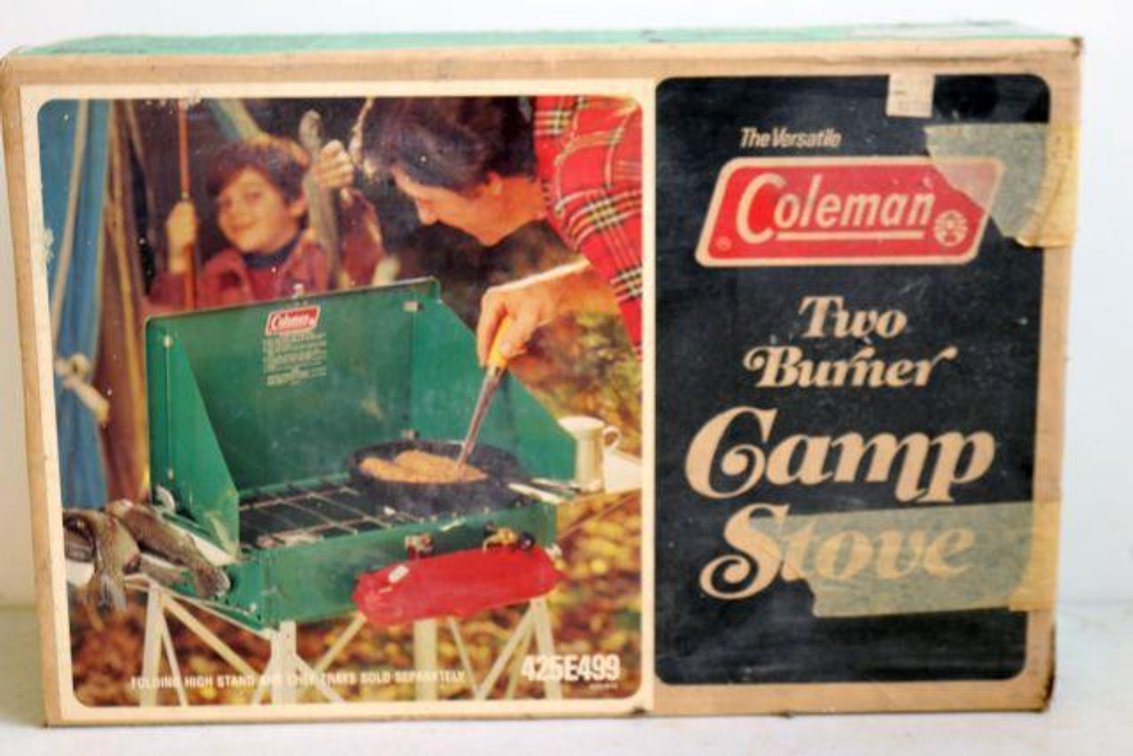 COLEMAN CAMP STOVE