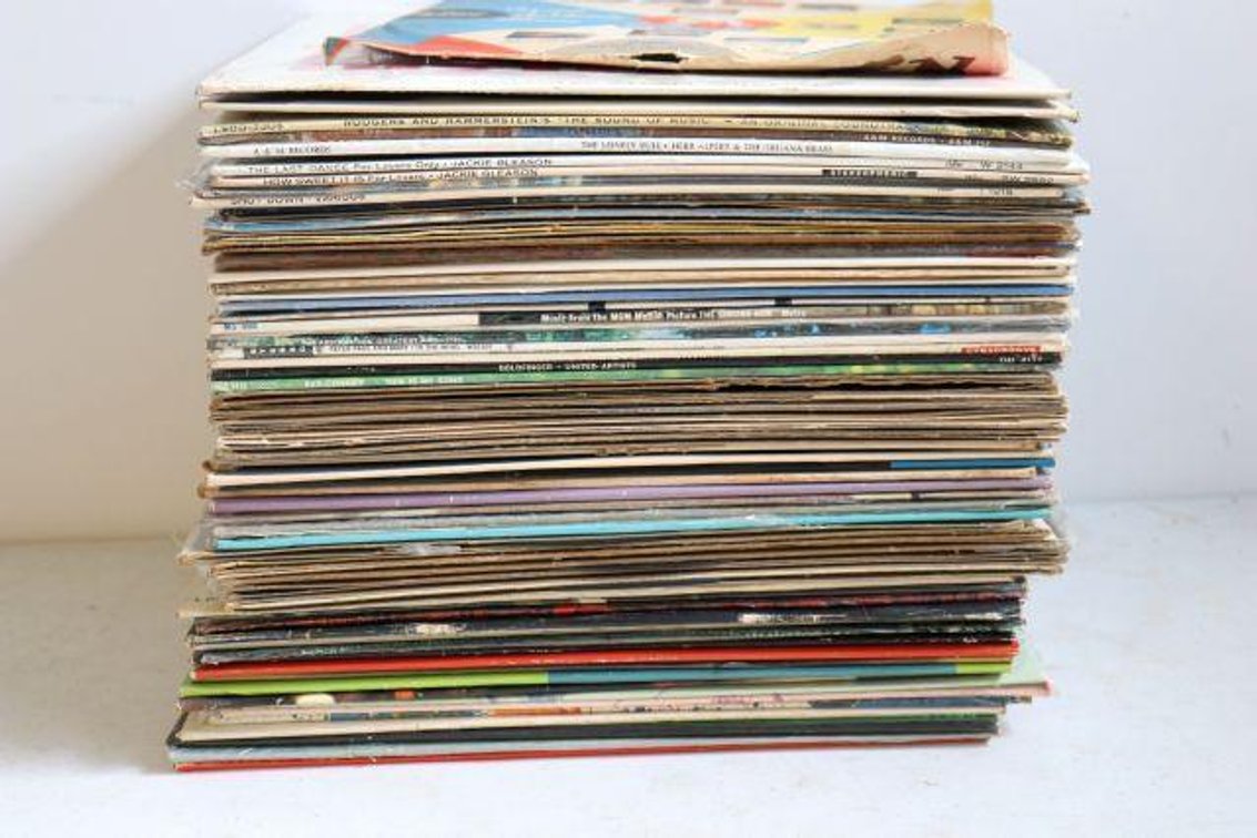 VINYL ALBUMS