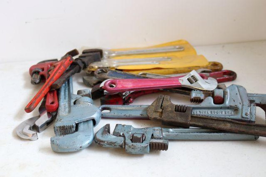 PIPE WRENCHES