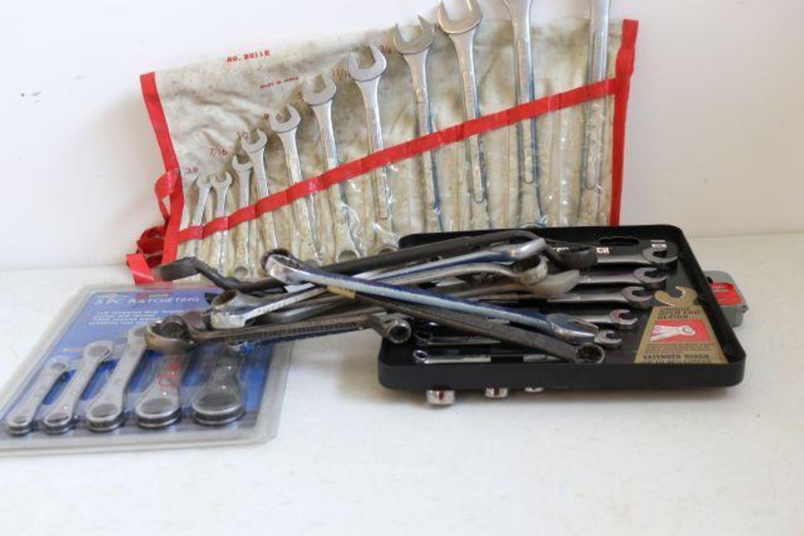 WRENCH SETS