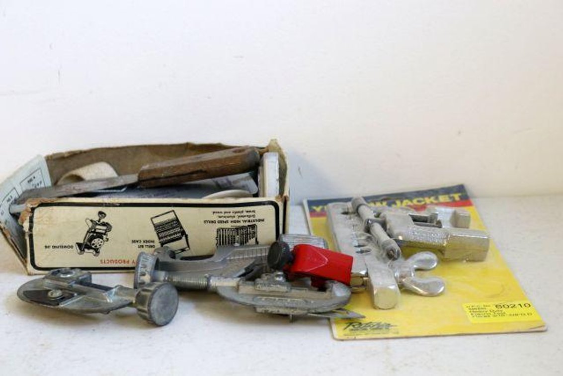PIPE CUTTERS AND FLARE KIT