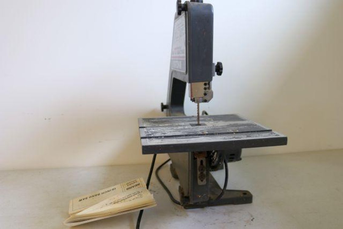 BAND SAW