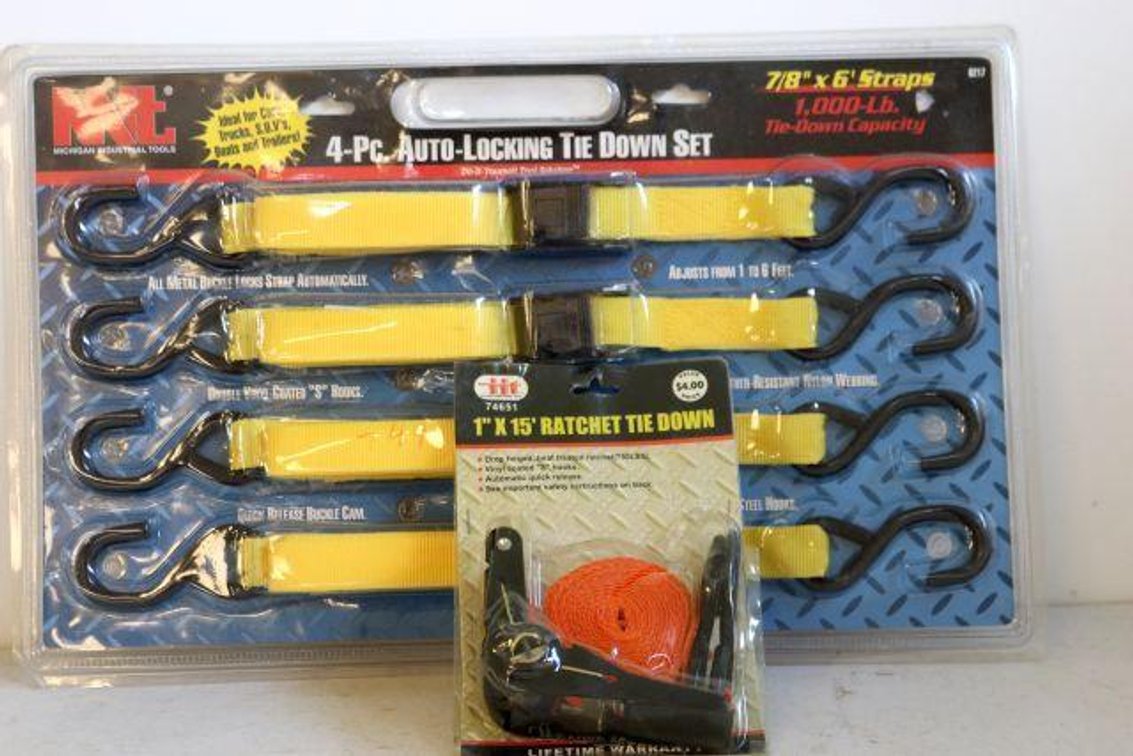 TIE DOWN STRAPS