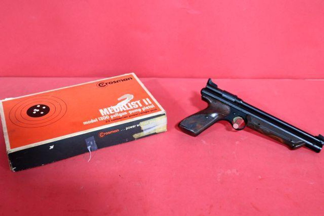 CROSSMAN MEDALIST II 1300 .22 CAL PELLET GUN 
