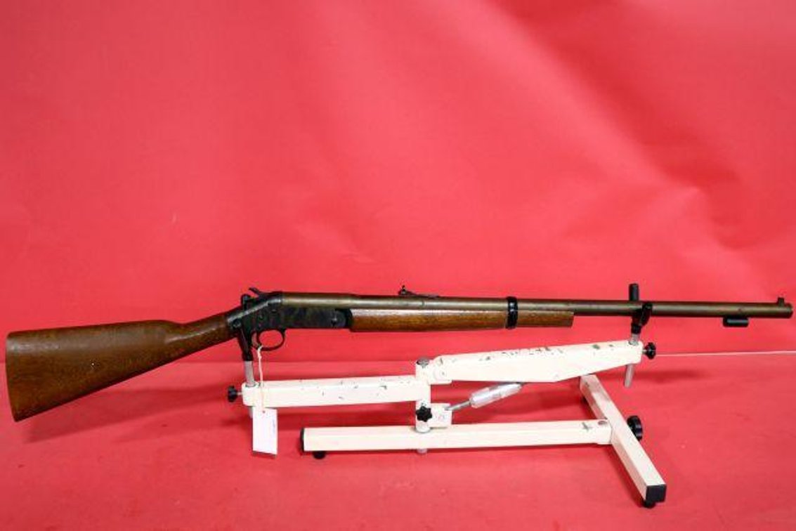 HARRINGTON & RICHARDSON HUNTSMAN .58 CAL MUZZLE LOADER RIFLE