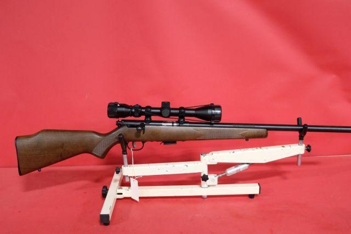 SAVAGE 93R17 .17 HMR RIFLE