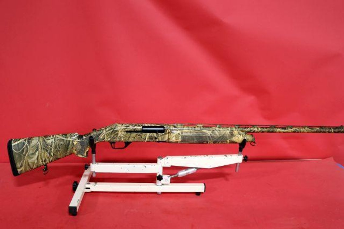 STOEGER MODEL 2000 12 GAUGE SHOTGUN
